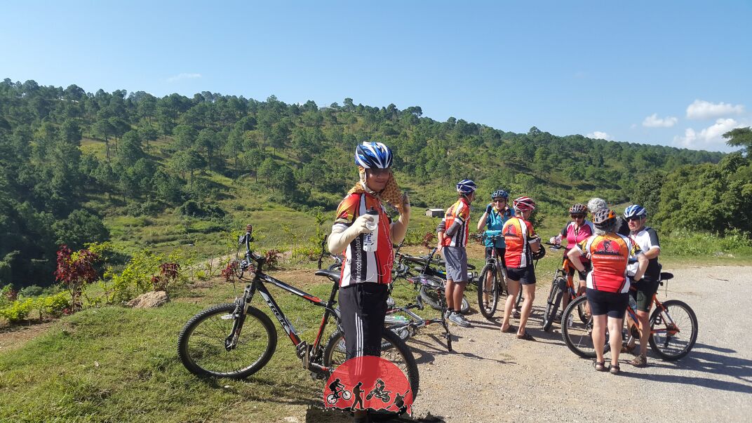 1 day Phnom Penh Cycle To Mekong Island and Weaving Villages